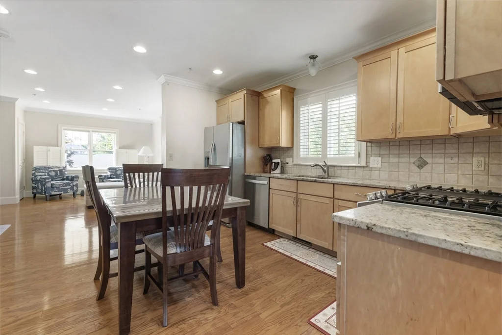 2 bed, 1 bath apartment for rent at 50 Clemence St Unit 50, Cranston — photo 4 of 17