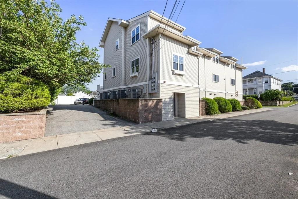 2 bed, 1 bath apartment for rent at 50 Clemence St Unit 50, Cranston — photo 13 of 17