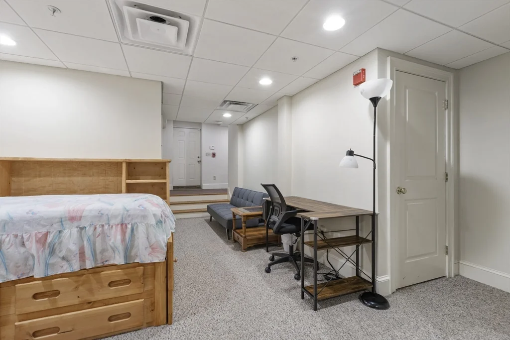 2 bed, 1 bath apartment for rent at 50 Clemence St Unit 50, Cranston — photo 10 of 17