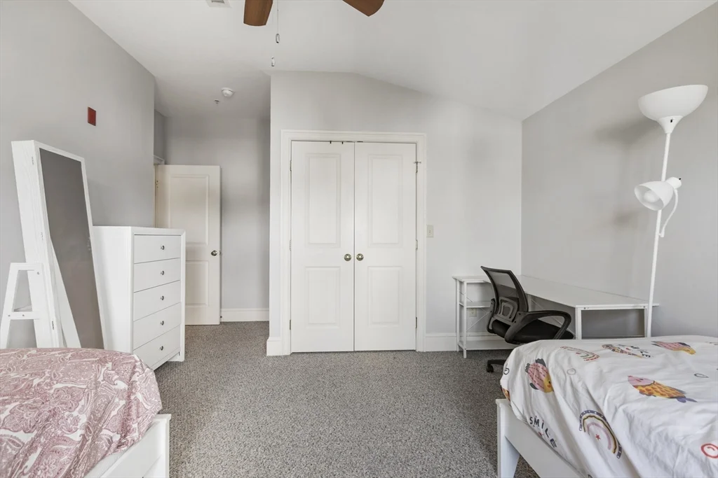 2 bed, 1 bath apartment for rent at 50 Clemence St Unit 50, Cranston — photo 9 of 17