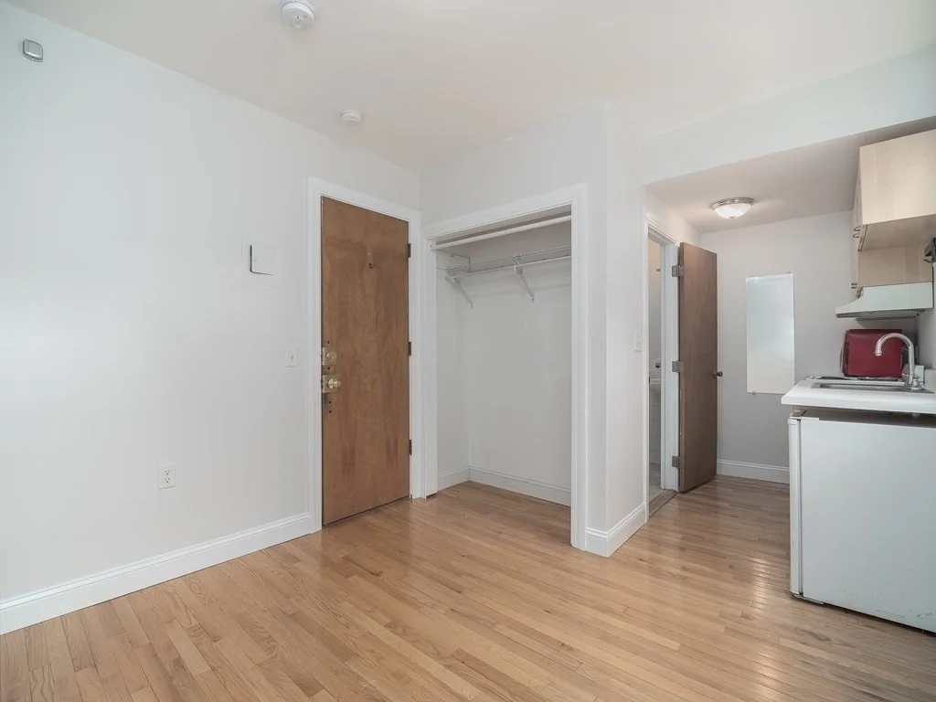 Studio bed, 1 bath apartment for rent at 50 Columbus Ave Unit 4B, Union Square — photo 4 of 17
