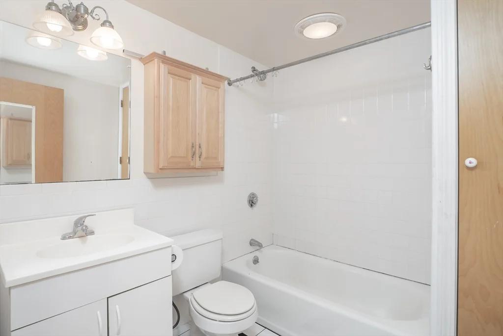 1 bed, 1 bath apartment for rent at 50 Columbus Unit 4, Union Square — photo 11 of 24