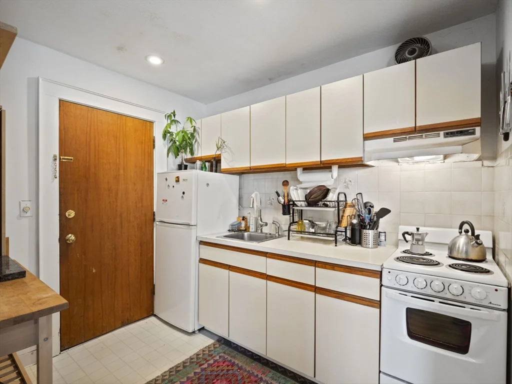 1 bed, 1 bath apartment for rent at 50 Columbus Unit 7, Union Square — photo 5 of 11