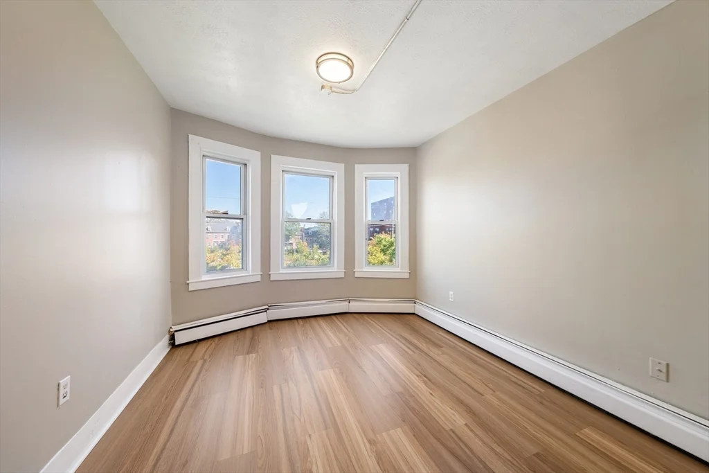 3 bed, 1 bath apartment for rent at 50 Common St Unit 3, North Lawrence — photo 17 of 17