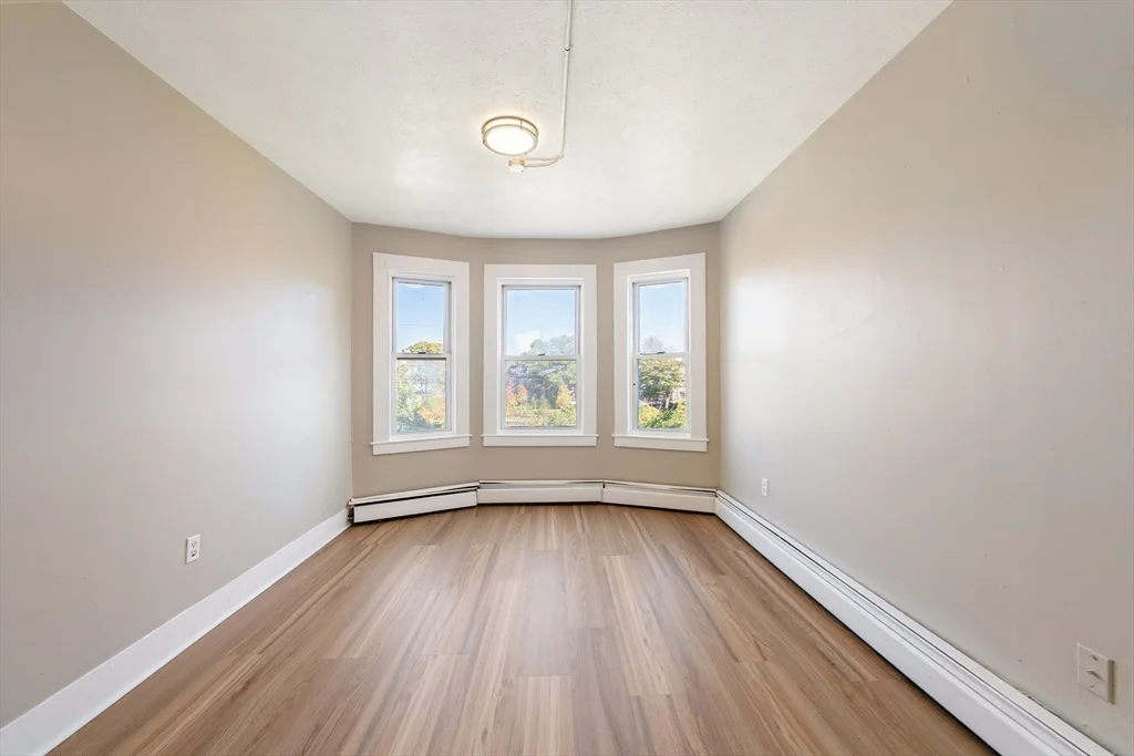 3 bed, 1 bath apartment for rent at 50 Common St Unit 3, North Lawrence — photo 16 of 17