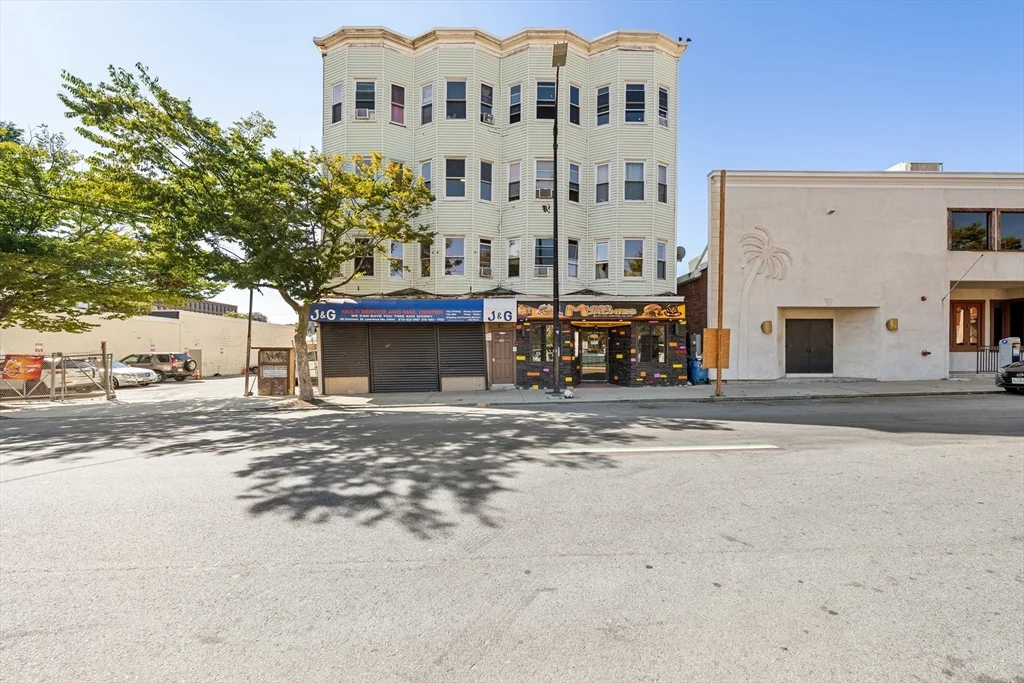 3 bed, 1 bath apartment for rent at 50 Common St Unit 3, North Lawrence — photo 1 of 17
