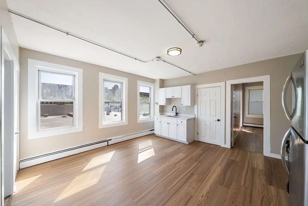 3 bed, 1 bath apartment for rent at 50 Common St Unit 3, North Lawrence — photo 4 of 17