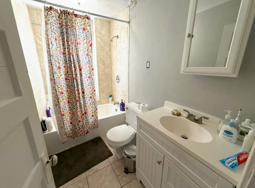 3 bed, 1 bath apartment for rent at 50 Conwell Ave Unit 2, West Somerville — photo 18 of 20