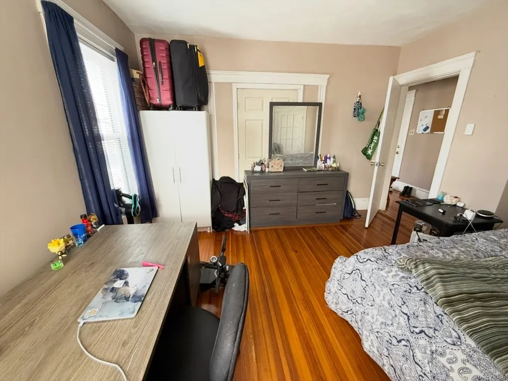 3 bed, 1 bath apartment for rent at 50 Conwell Ave Unit 2, West Somerville — photo 10 of 20
