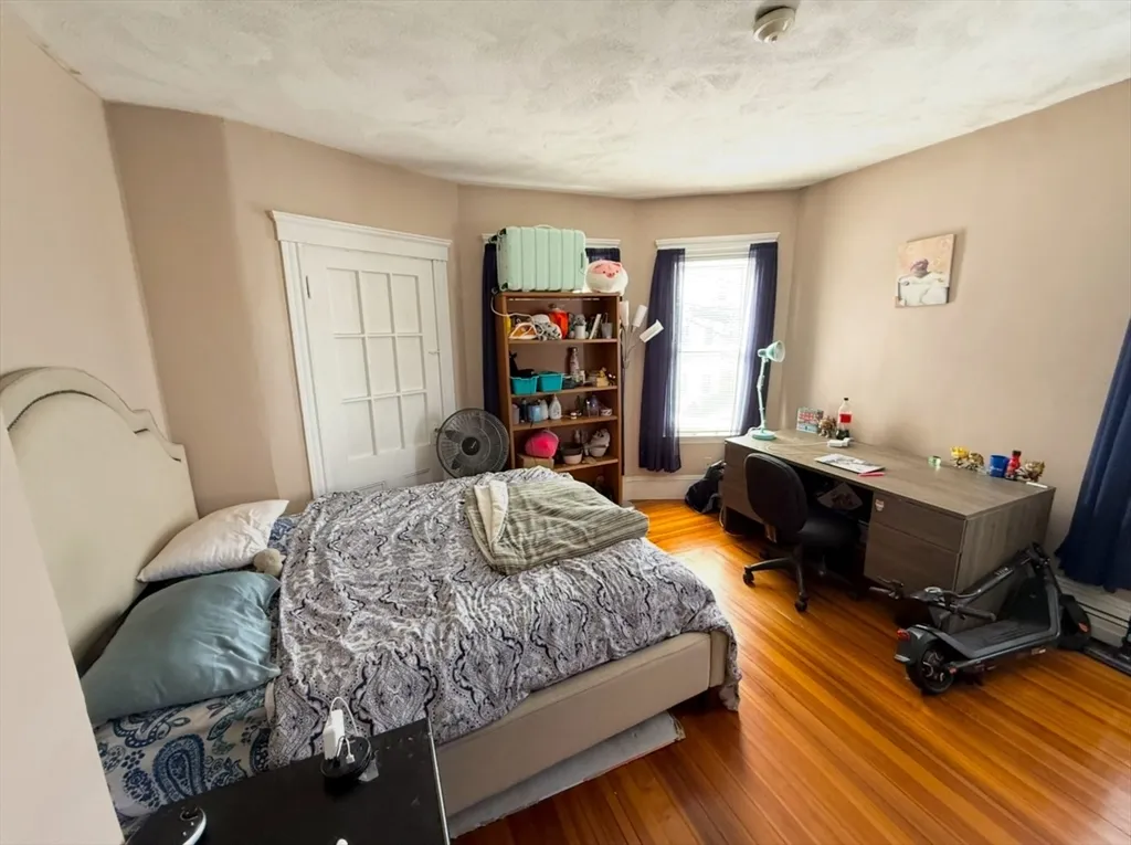 3 bed, 1 bath apartment for rent at 50 Conwell Ave Unit 2, West Somerville — photo 9 of 20