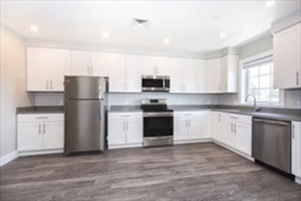 2 bed, 2 bath apartment for rent at 50 Country Way Unit B201, Scituate — photo 2 of 7