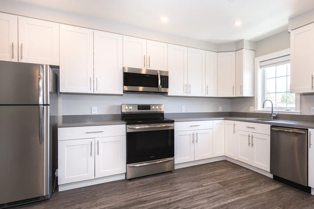 2 bed, 1 bath apartment for rent at 50 Country Way Unit B202, Scituate — photo 2 of 14