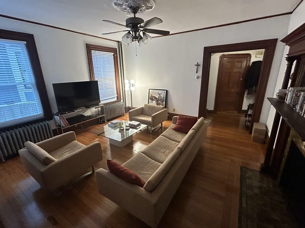 1 bed, 1 bath apartment for rent at 50 Dartmouth St Unit 1, Winter Hill — photo 3 of 21
