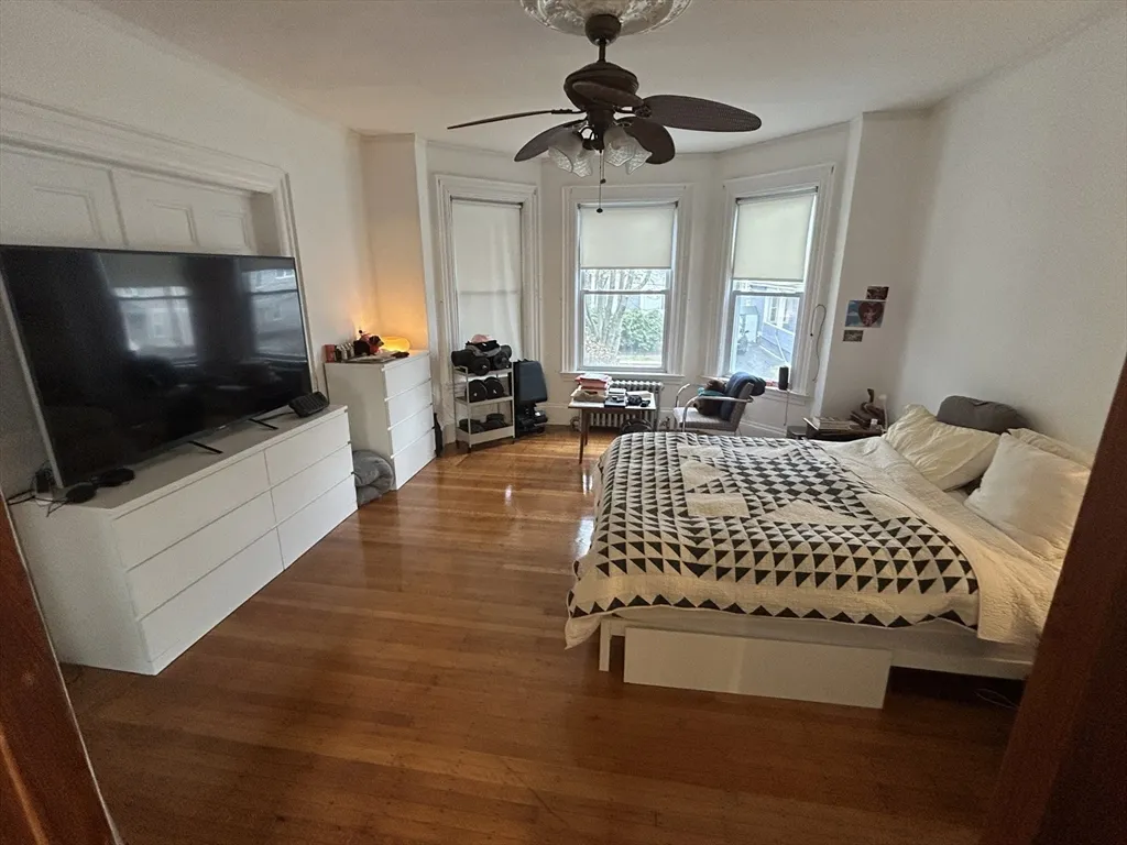 1 bed, 1 bath apartment for rent at 50 Dartmouth St Unit 1, Winter Hill — photo 8 of 21