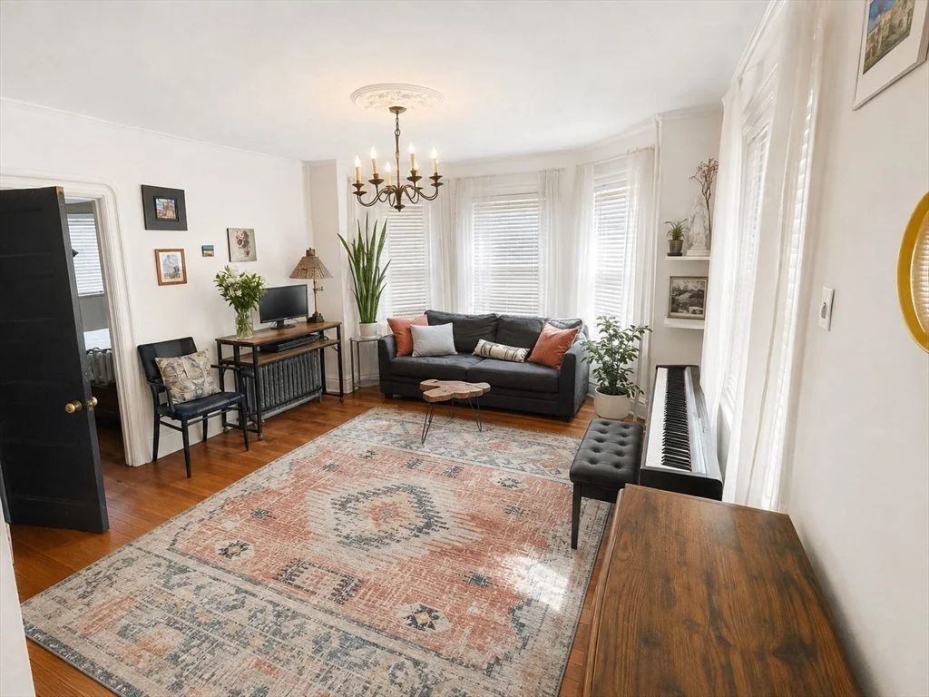 1 bed, 1 bath apartment for rent at 50 Dartmouth St Unit 2, Winter Hill — photo 2 of 19