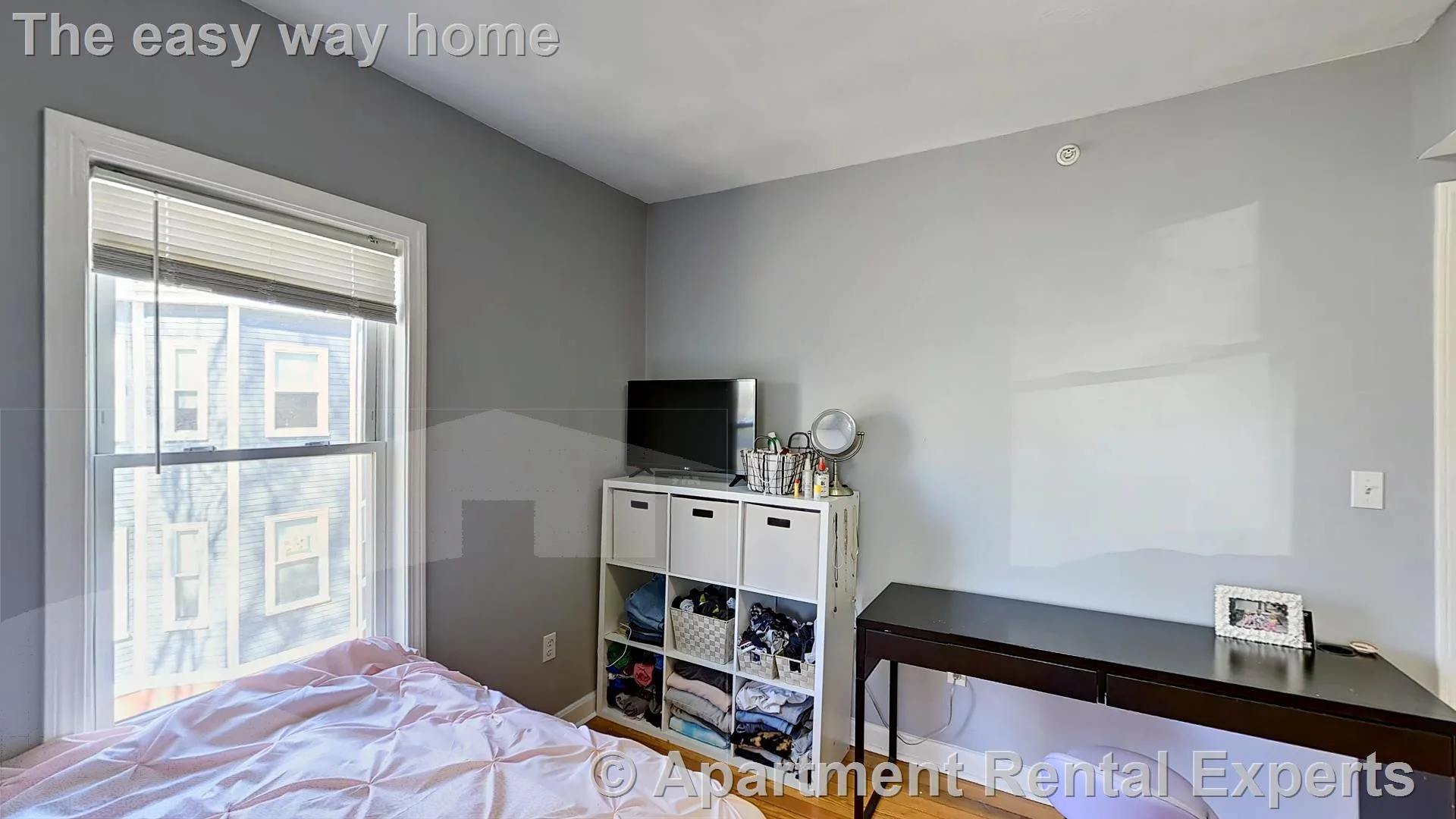 4 bed, 2 bath apartment for rent at 50 Derby St Unit 3, Winter Hill — photo 4 of 15