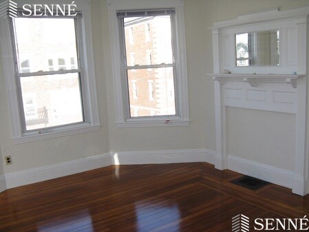 2.5 bed, 1 bath apartment for rent at 50 Dover St Unit 3, North Cambridge