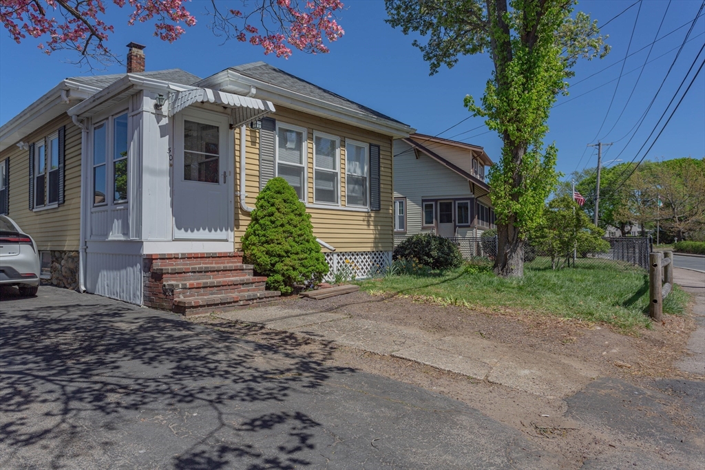 2 bed, 1 bath apartment for rent at 50 Evans St, Weymouth — photo 1 of 16