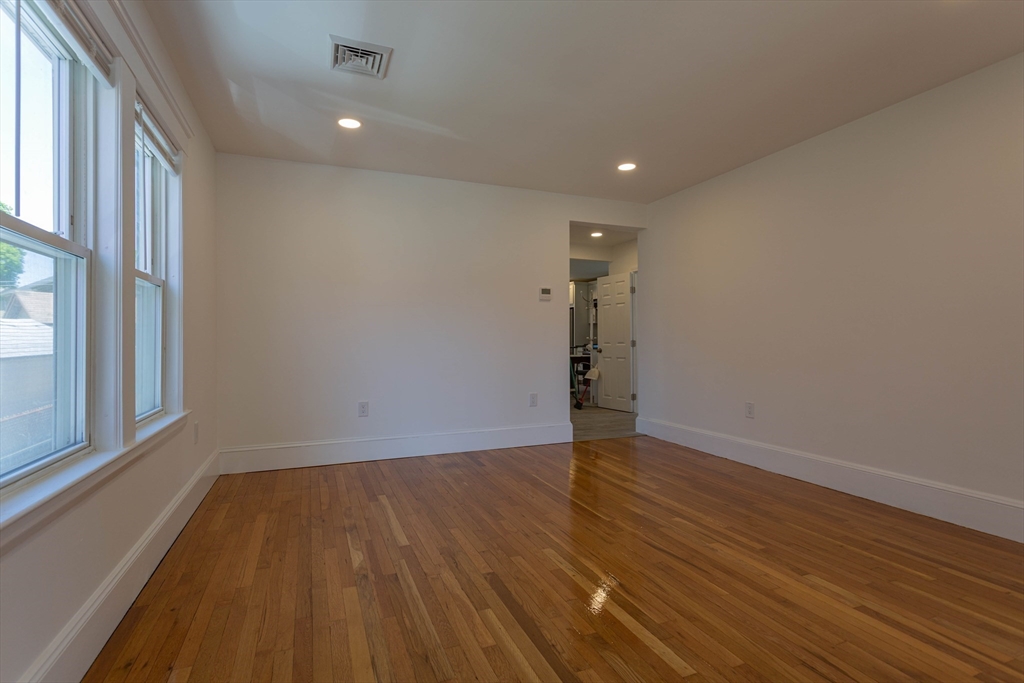 2 bed, 1 bath apartment for rent at 50 Evans St, Weymouth — photo 3 of 16