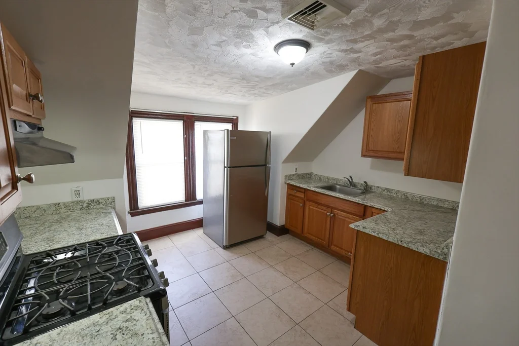 2 bed, 1 bath apartment for rent at 50 Evelyn St Unit 3, Mattapan — photo 2 of 19