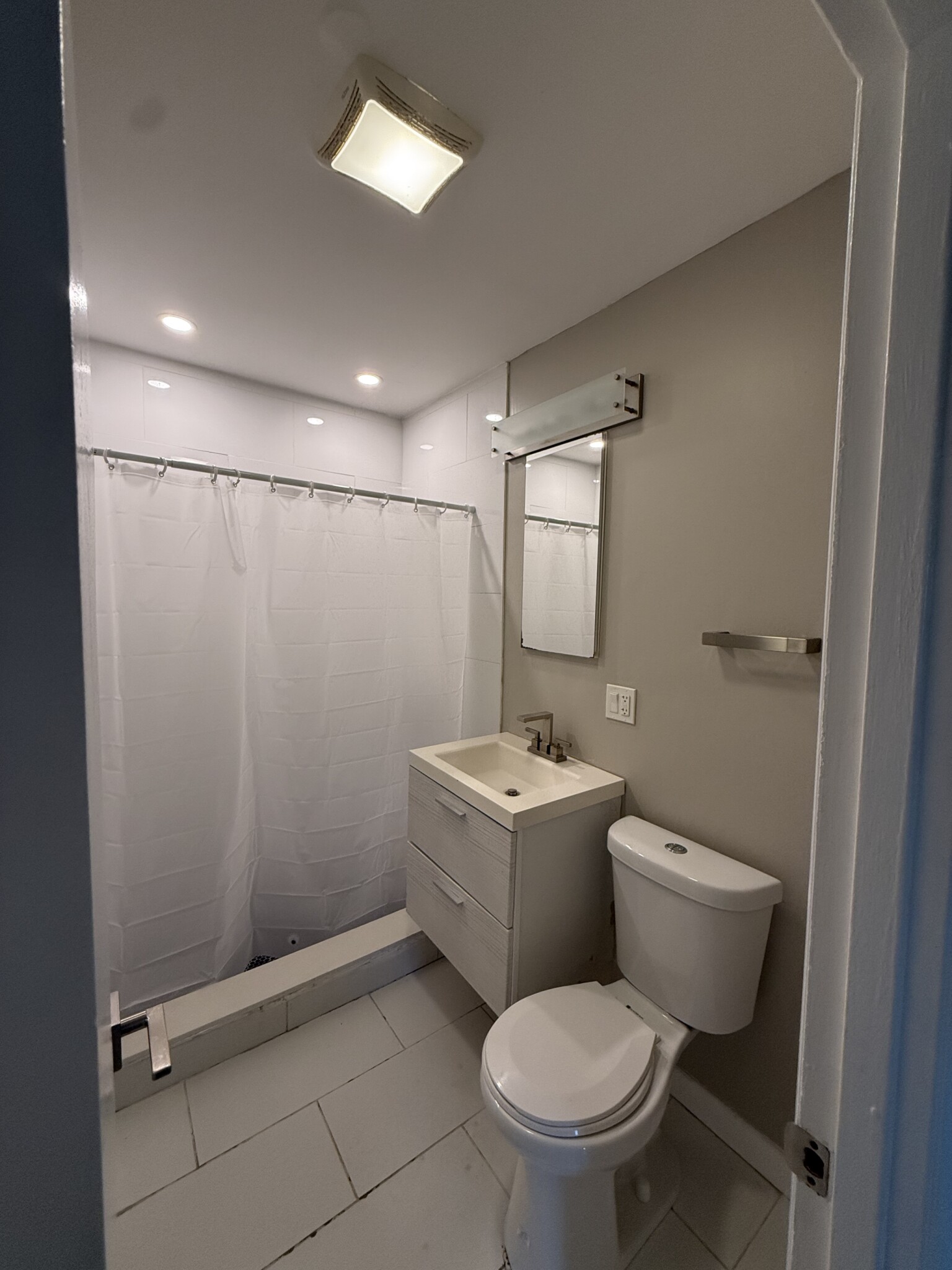2 bed, 1 bath apartment for rent at 50 Evergreen St Unit 11, Jamaica Plain — photo 18 of 18
