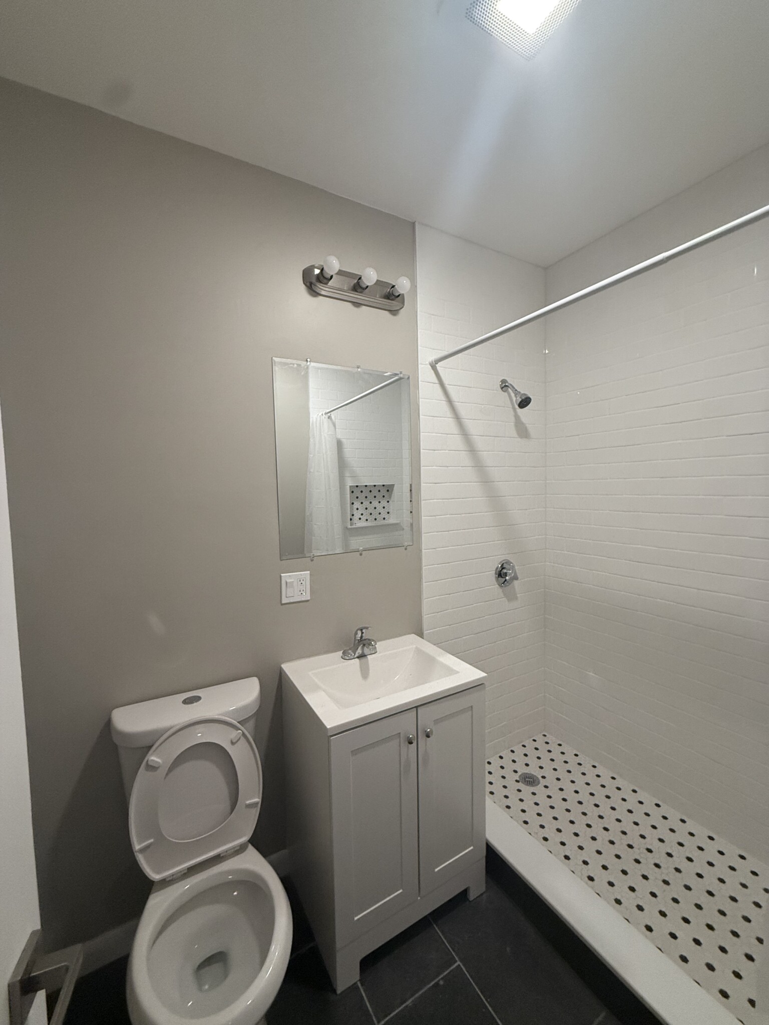 1 bed, 1 bath apartment for rent at 50 Evergreen St Unit 13, Jamaica Plain — photo 6 of 6