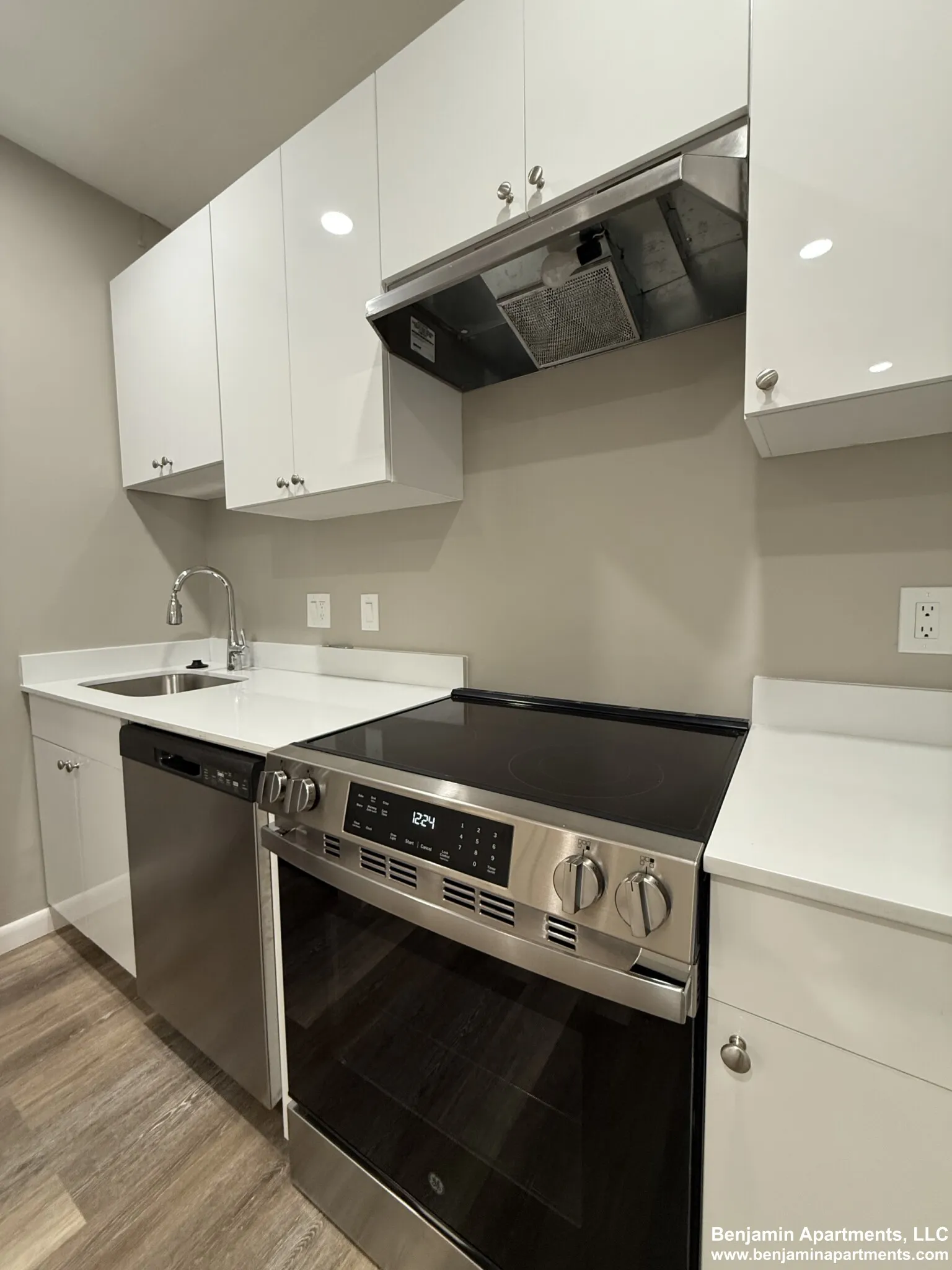 1 bed, 1 bath apartment for rent at 50 Evergreen St Unit 14, Jamaica Plain — photo 3 of 17