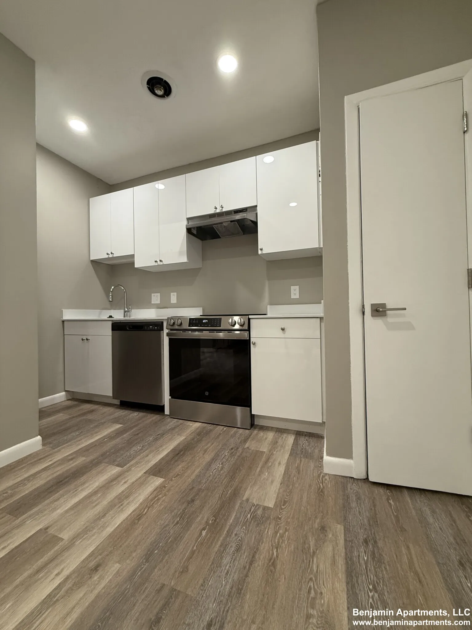 1 bed, 1 bath apartment for rent at 50 Evergreen St Unit 14, Jamaica Plain — photo 2 of 17