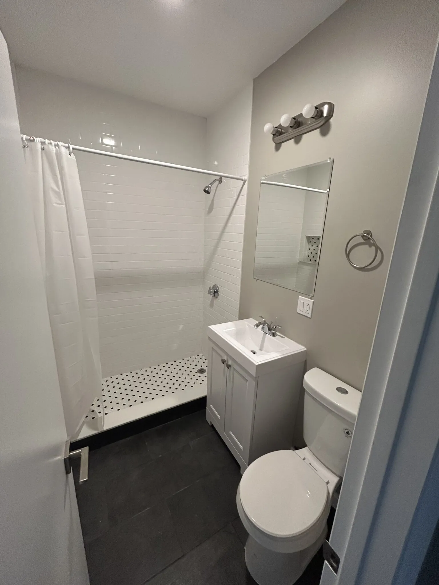 2 bed, 1 bath apartment for rent at 50 Evergreen St Unit 18, Jamaica Plain — photo 4 of 6