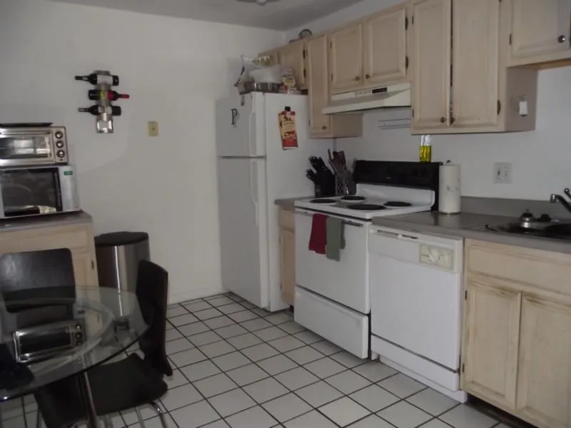 2 bed, 1 bath apartment for rent at 50 Evergreen St Unit 27, Jamaica Plain — photo 3 of 6