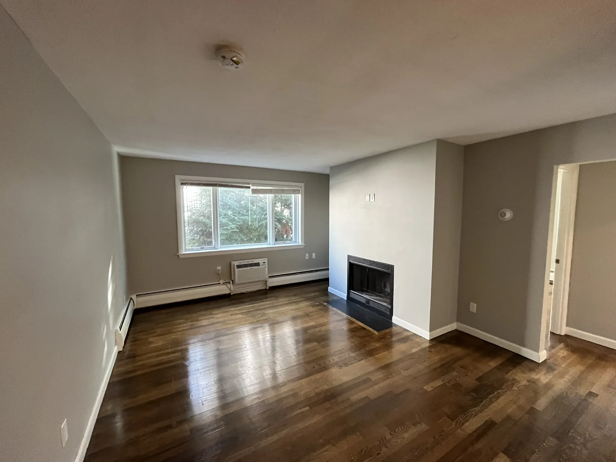 2 bed, 1 bath apartment for rent at 50 Evergreen St Unit 28, Jamaica Plain — photo 2 of 7