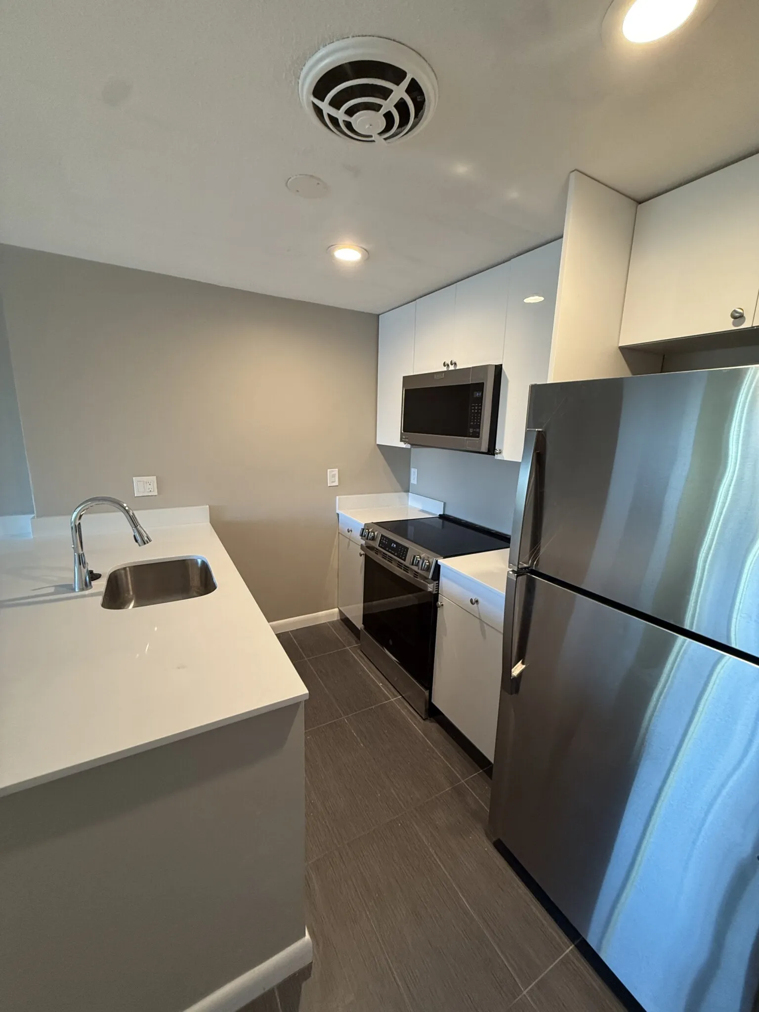2 bed, 1 bath apartment for rent at 50 Evergreen St Unit 31, Jamaica Plain — photo 2 of 9