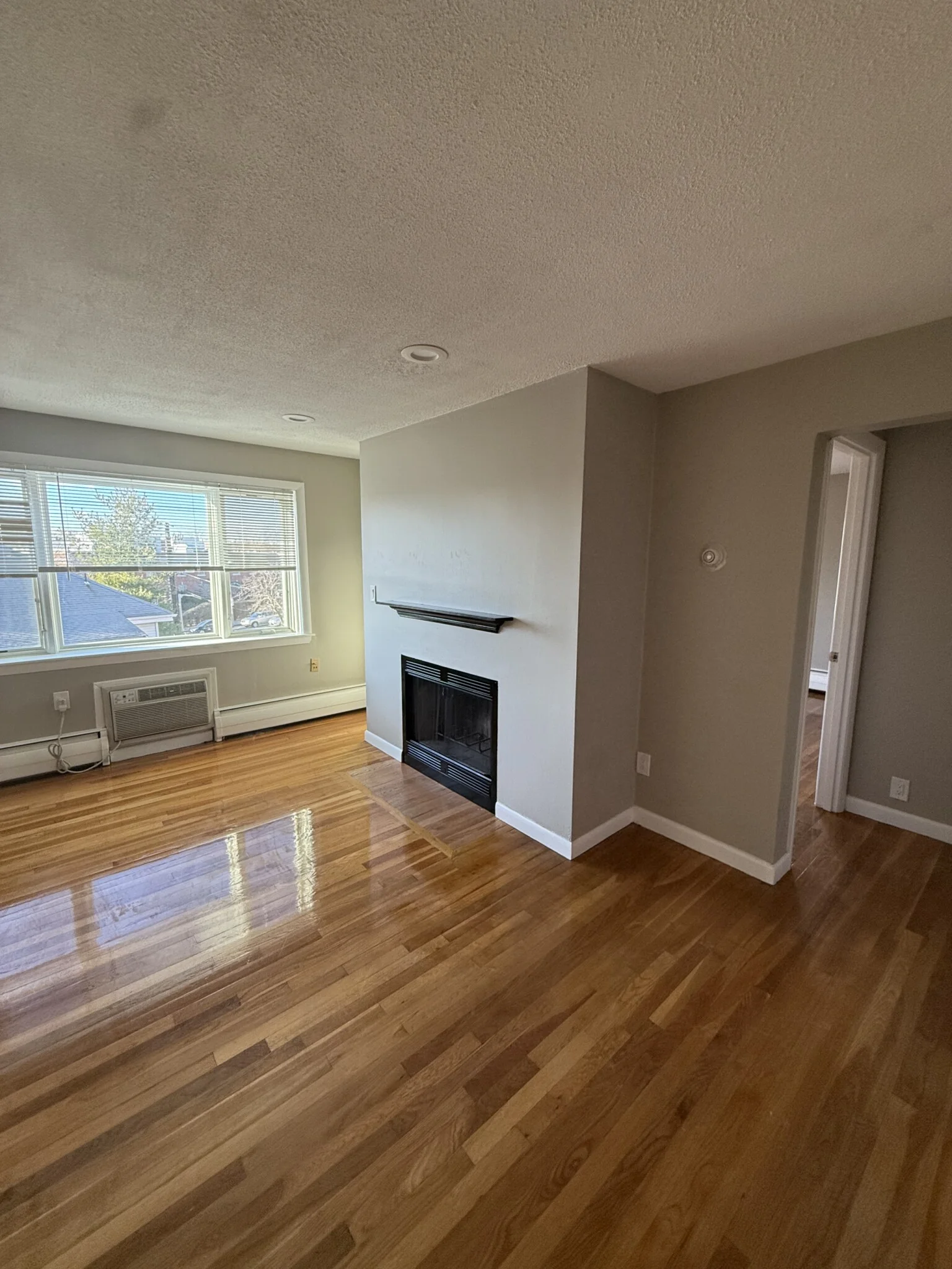 2 bed, 1 bath apartment for rent at 50 Evergreen St Unit 31, Jamaica Plain — photo 5 of 9