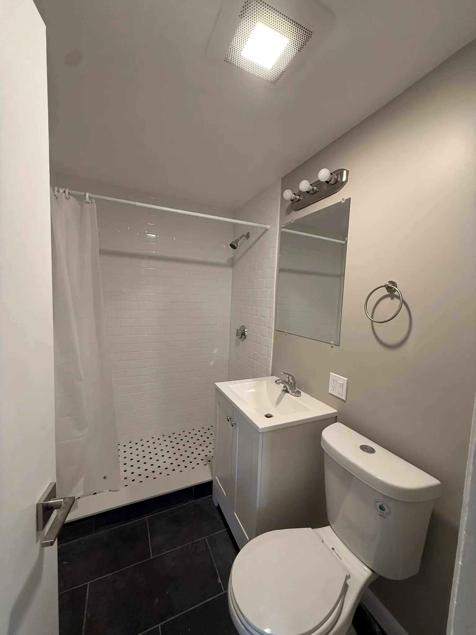 2 bed, 1 bath apartment for rent at 50 Evergreen St Unit 31, Jamaica Plain — photo 8 of 9