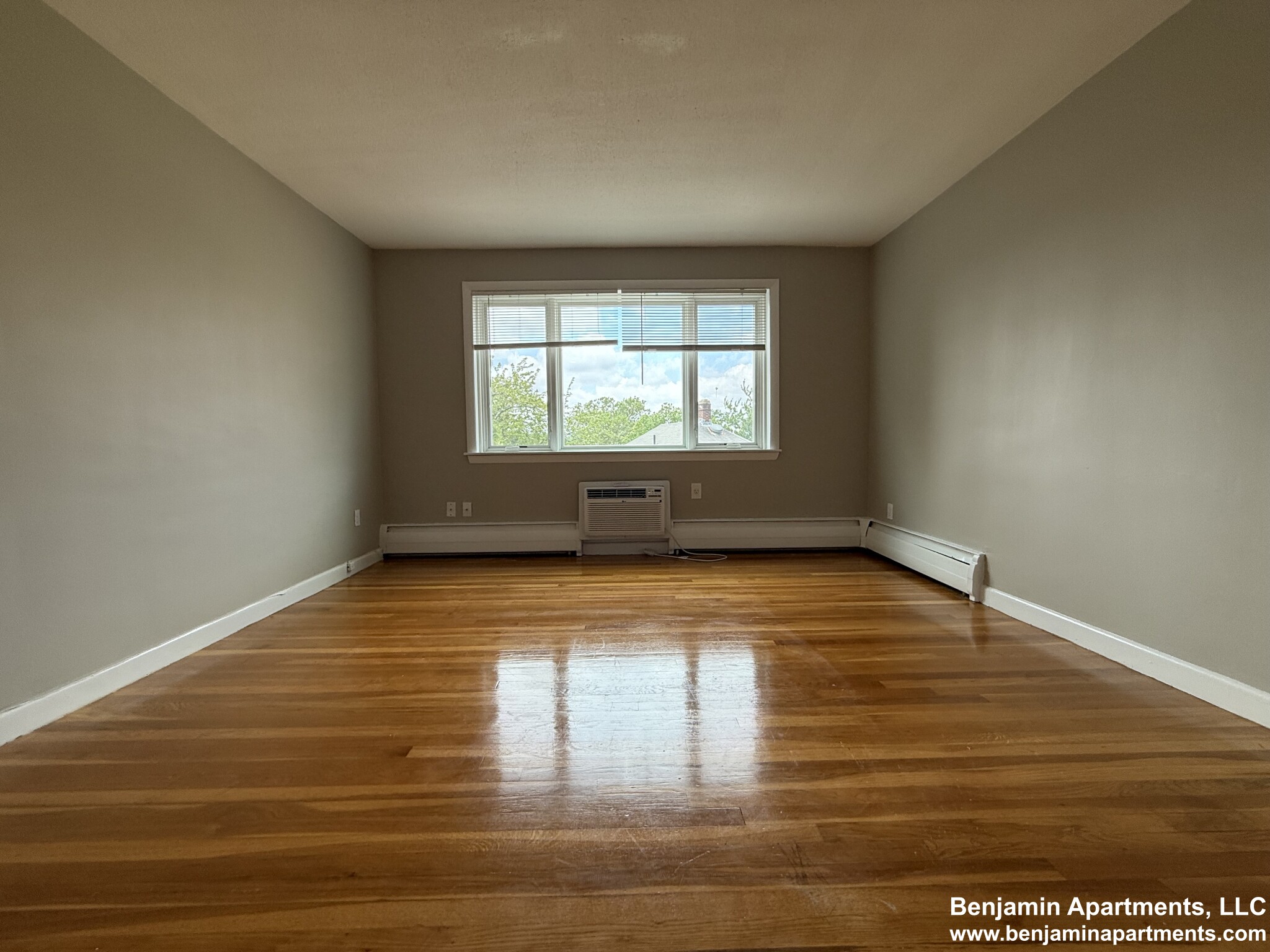 2 bed, 1 bath apartment for rent at 50 Evergreen St Unit 32D, Jamaica Plain — photo 2 of 10