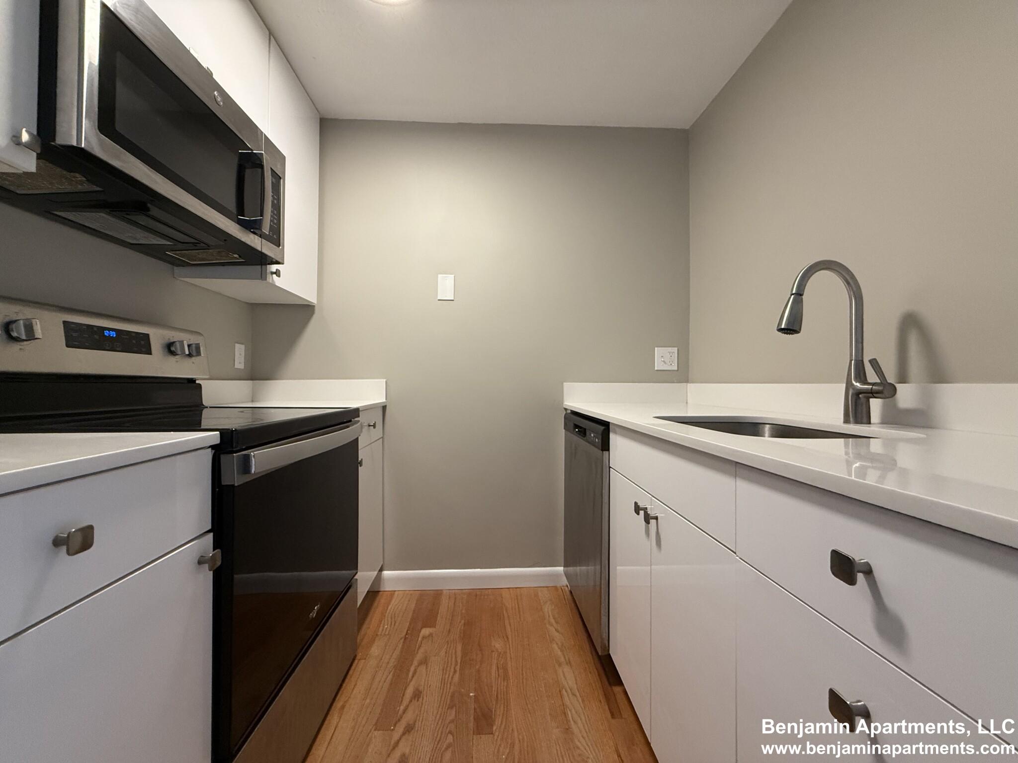 2 bed, 1 bath apartment for rent at 50 Evergreen St Unit 32O, Jamaica Plain — photo 4 of 10