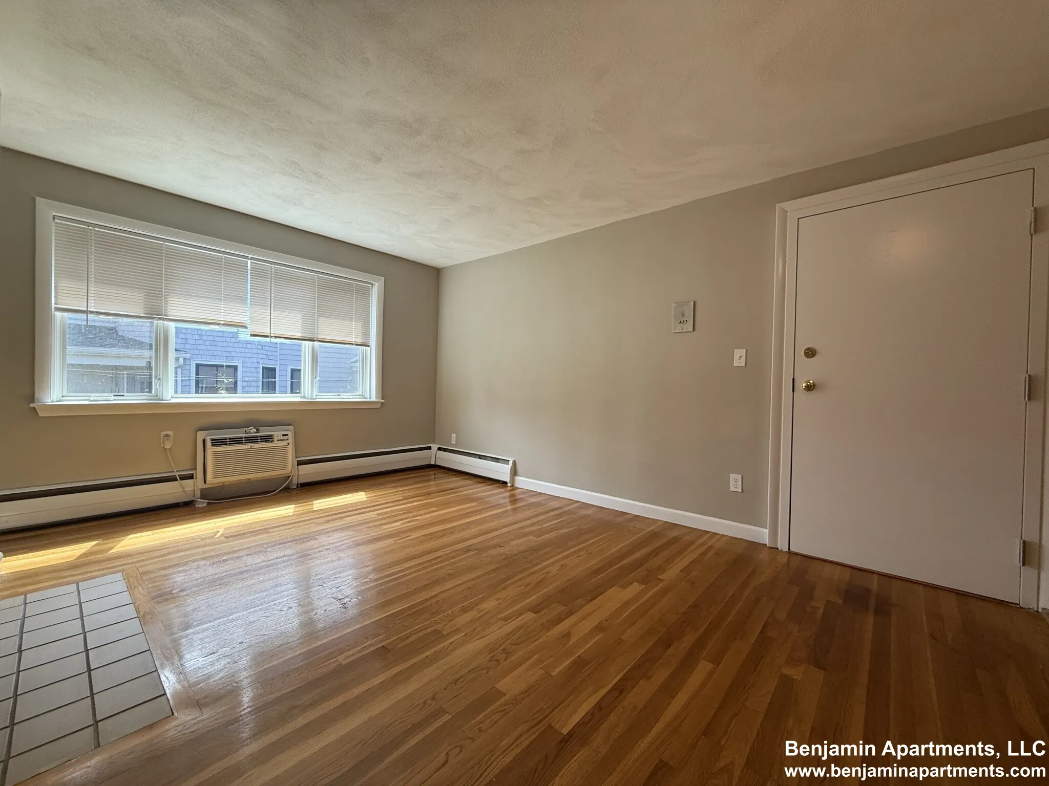2 bed, 1 bath apartment for rent at 50 Evergreen St Unit 37, Jamaica Plain — photo 5 of 13