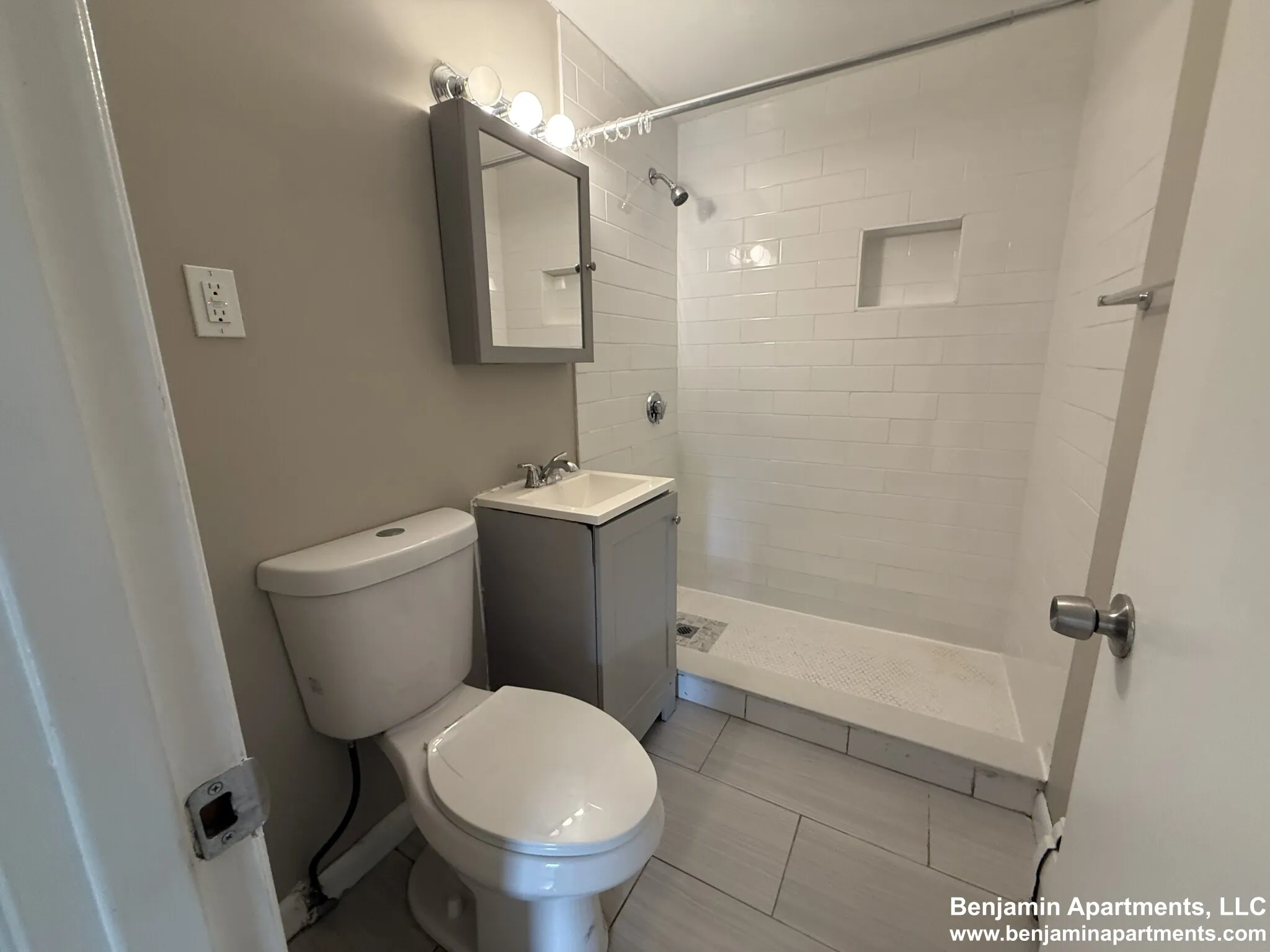 2 bed, 1 bath apartment for rent at 50 Evergreen St Unit 39, Jamaica Plain — photo 7 of 9