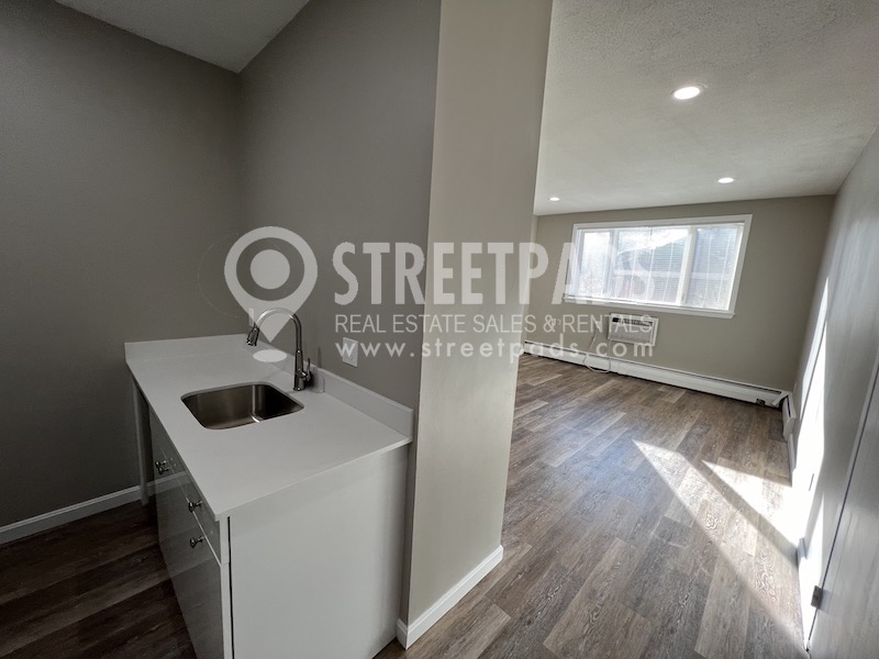 2 bed, 1 bath apartment for rent at 50 Evergreen St Unit 50-12, Jamaica Plain — photo 3 of 28