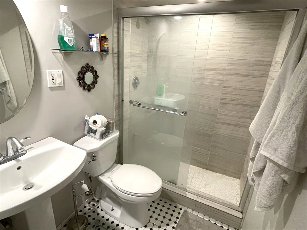 Studio bed, 1 bath apartment for rent at 50 Follen St Unit 4, Neighborhood Nine — photo 4 of 5