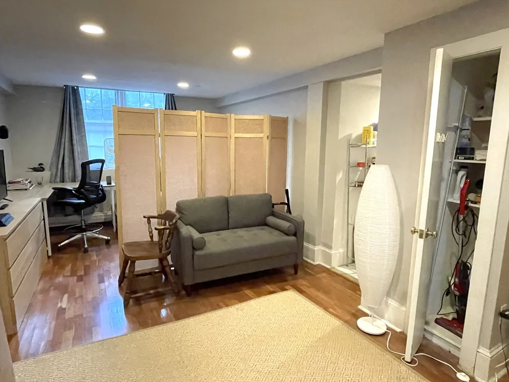 Studio bed, 1 bath apartment for rent at 50 Follen St Unit 4, Neighborhood Nine — photo 3 of 5