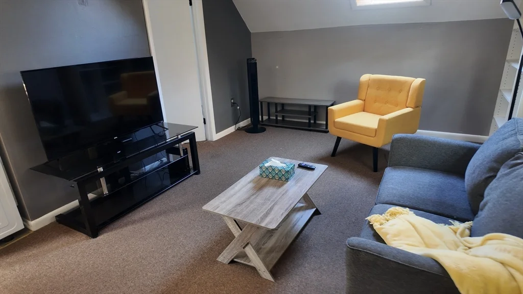 1 bed, 1 bath apartment for rent at 50 Forest St, Bridgewater — photo 3 of 9