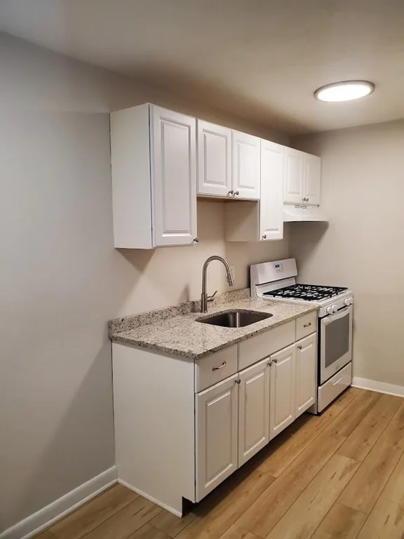 1 bed, 1 bath apartment for rent at 50 Francis Unit 21, Holbrook — photo 1 of 10