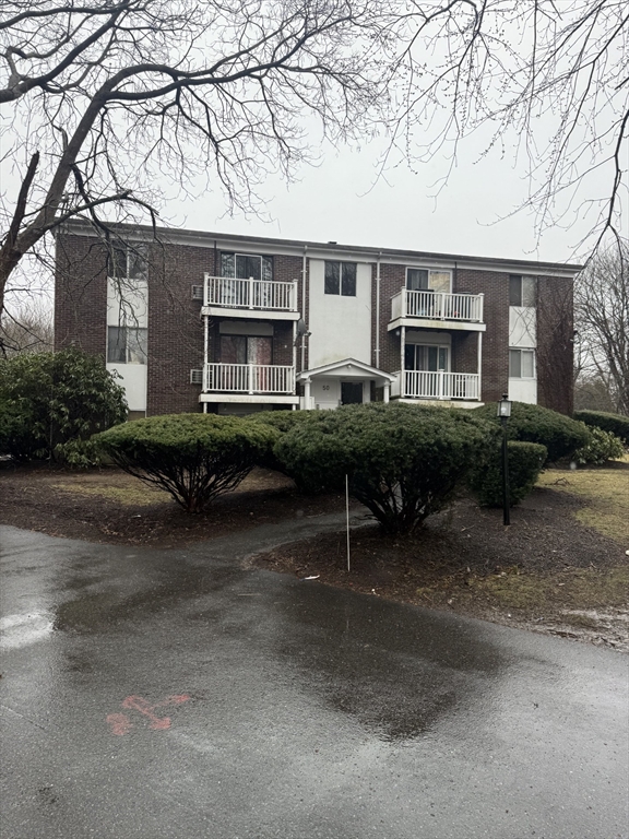 1 bed, 1 bath apartment for rent at 50 Francis Unit 31, Holbrook — photo 1 of 7