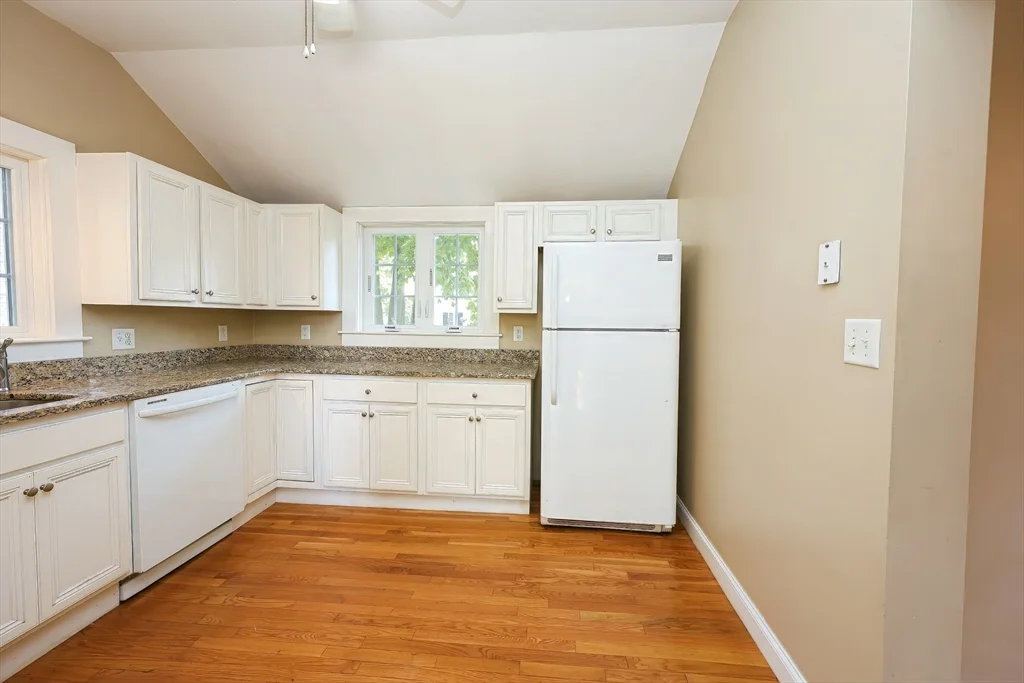 3 bed, 1 bath apartment for rent at 50 Front St Unit 50, Braintree — photo 15 of 33
