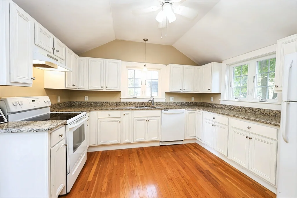 3 bed, 1 bath apartment for rent at 50 Front St Unit 50, Braintree — photo 17 of 33