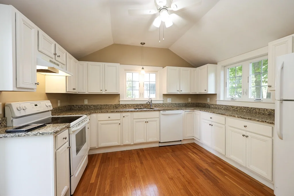 3 bed, 1 bath apartment for rent at 50 Front St Unit 50, Braintree — photo 16 of 33