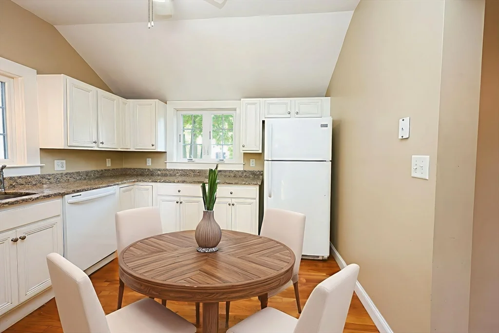 3 bed, 1 bath apartment for rent at 50 Front St Unit 50, Braintree — photo 2 of 33