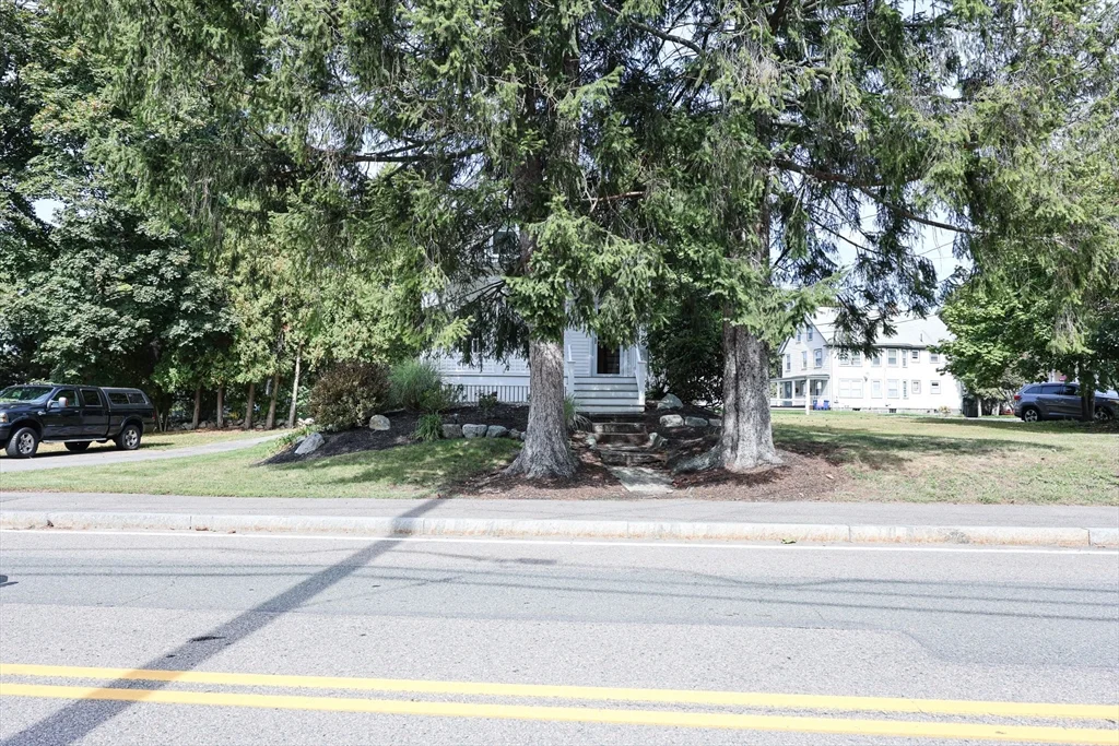 3 bed, 1 bath apartment for rent at 50 Front St Unit 50, Braintree — photo 11 of 33