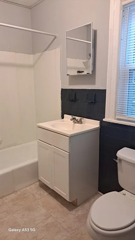 3 bed, 1 bath apartment for rent at 50 Fruit St Unit 2, WPI — photo 36 of 42